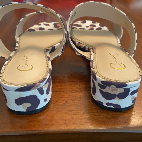 Cute fabric covered strappy animal print sandals Sz 7 Wide - Picture 3 of 7